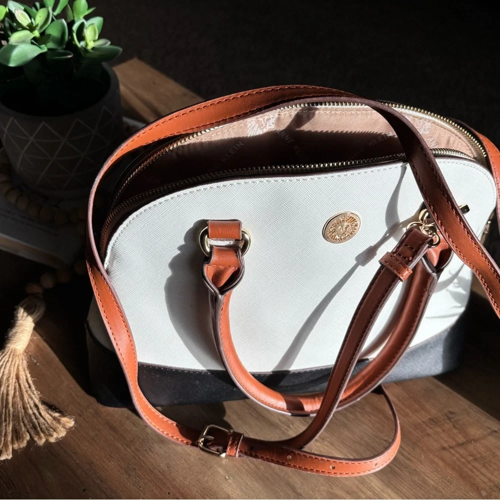Anne Klein Beige Logo Lining Satchel Pre-loved Excellent Condition - Picture 3 of 9